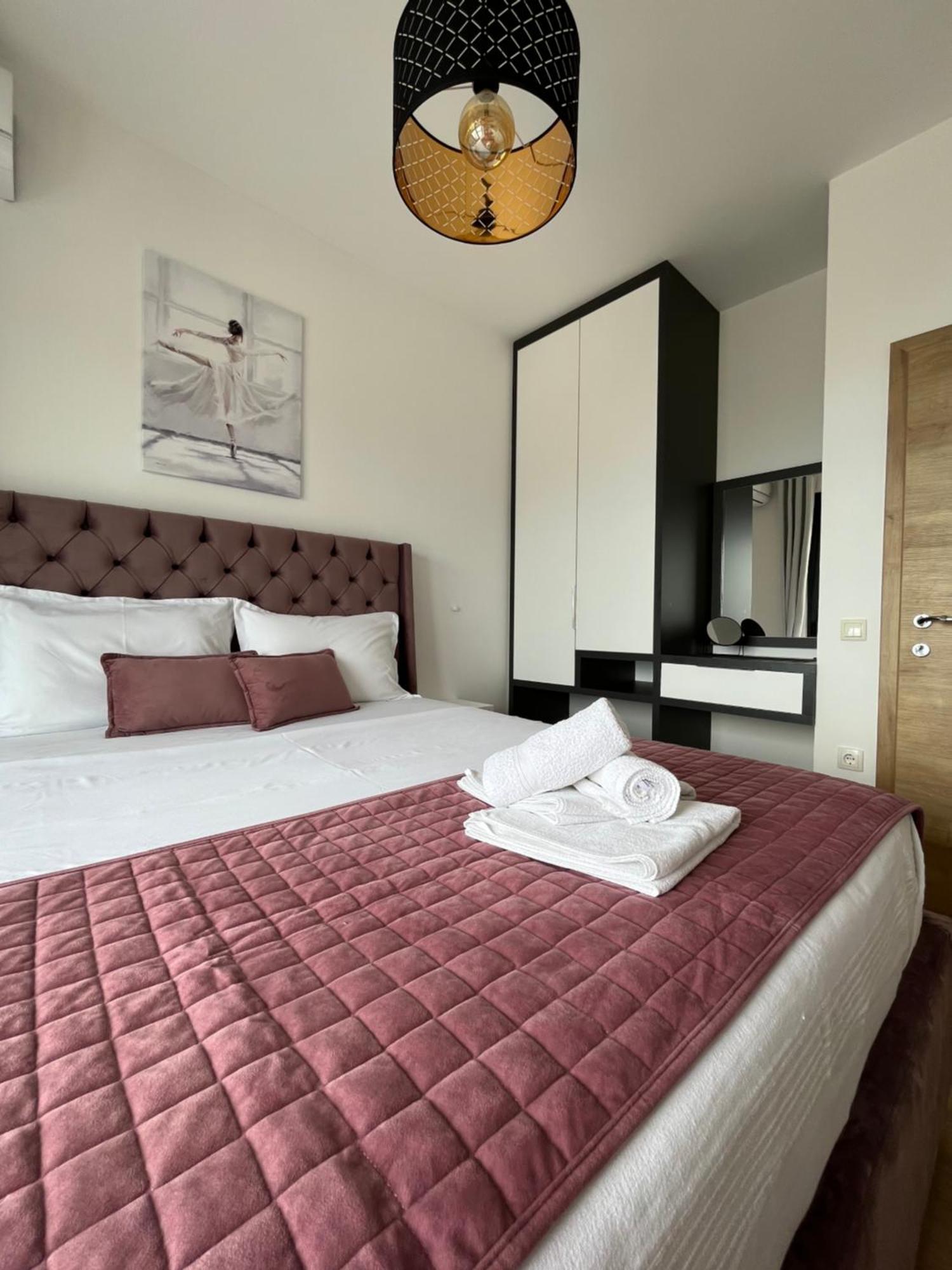 Art'S Apartment Mit Pool Ulcinj Pinjes Ngoại thất bức ảnh